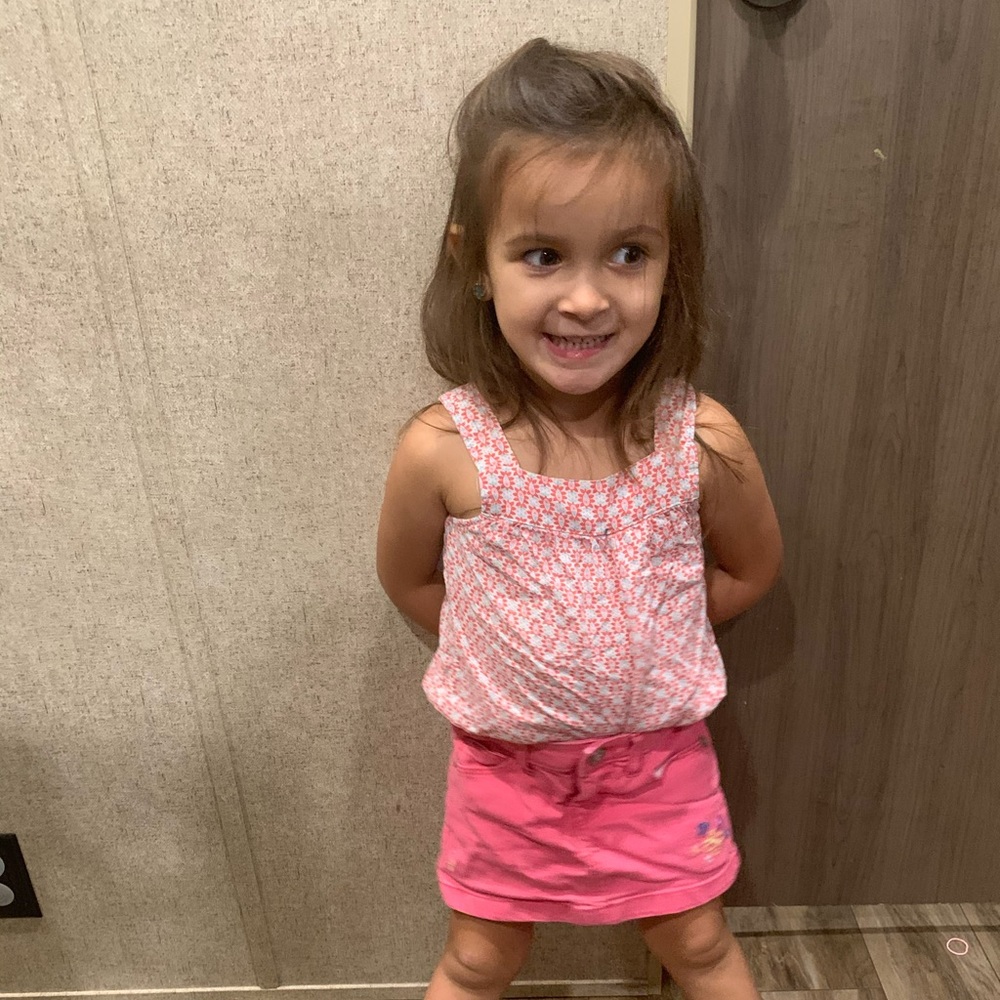 My favorite pink skirt - 3t